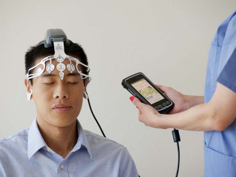 Senior man undergoing a neurological assessment – brain injury support and treatment for seniors in Los Angeles.