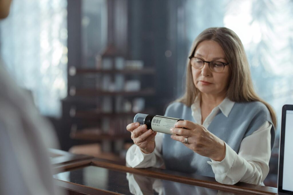 Medication support navigation for seniors reviewing prescriptions in Los Angeles